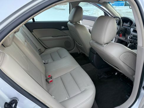 Used 2010 Ford Fusion SEL image 18