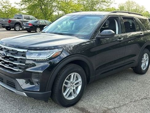 New 2026 Ford Explorer Active AWD/4WD image 2
