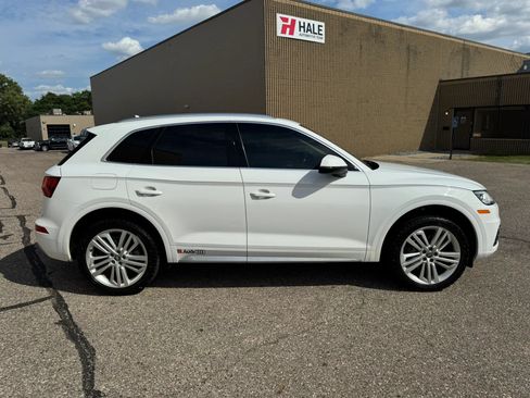 Used 2018 Audi Q5 2.0T Premium Plus w/ Premium Plus Package AWD/4WD image 11
