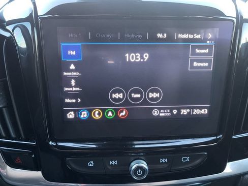 Used 2023 Chevrolet Traverse Premier FWD image 35