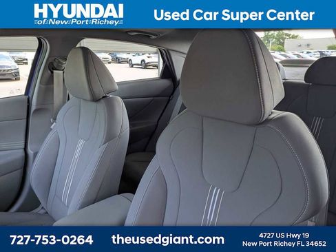 Certified 2025 Hyundai Elantra SEL FWD image 7