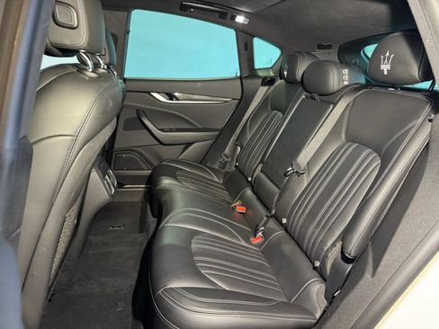 Used 2017 Maserati Levante w/ Sport Package AWD/4WD image 28