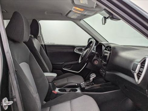 Used 2022 Kia Soul LX w/ Technology Package image 19