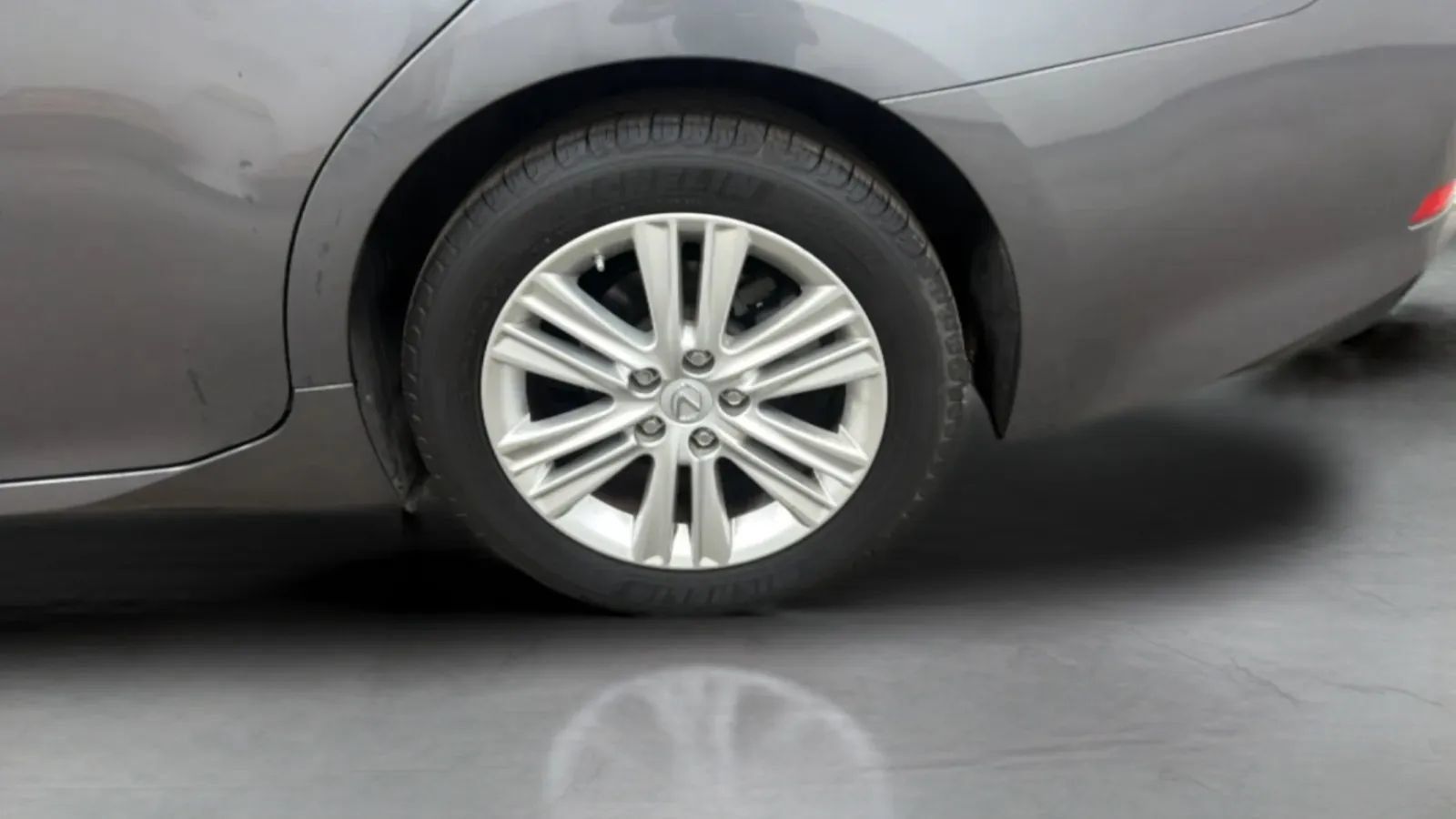 Used 2014 Lexus ES 350 w/ Premium Package FWD image 27
