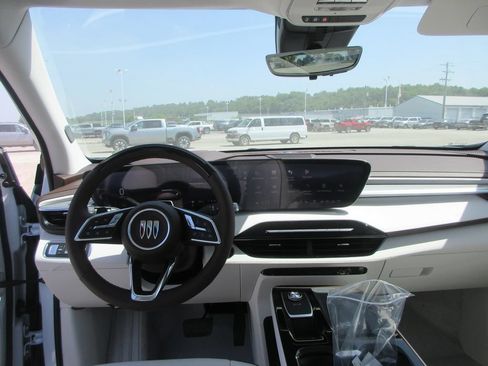 New 2026 Buick Enclave Avenir w/ Super Cruise Package AWD/4WD image 17