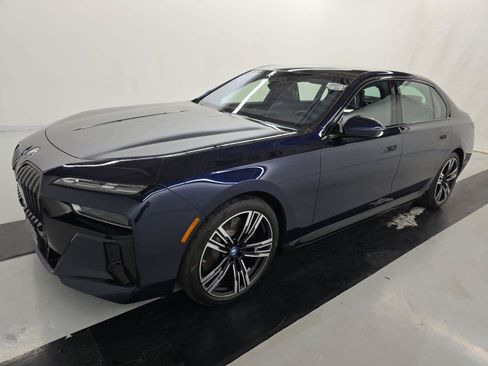 Used 2023 BMW i7 xDrive60 w/ Executive Package 2 AWD/4WD image 1