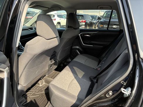 Used 2021 Toyota RAV4 XLE AWD/4WD image 20