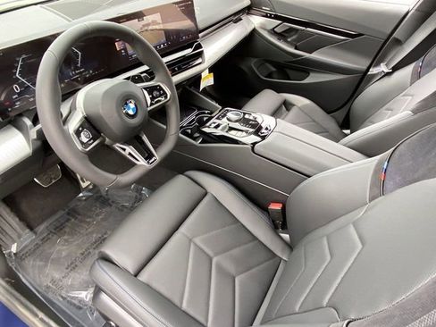 Used 2025 BMW 530i 530i w/ M Sport Package image 18