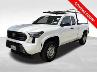 Used 2025 Toyota Tacoma SR video 1