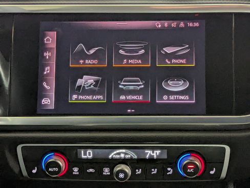 Used 2022 Audi Q3 2.0T Premium w/ Convenience Package image 16