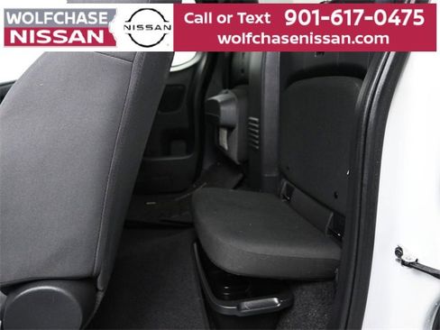 Used 2023 Nissan Frontier S image 13