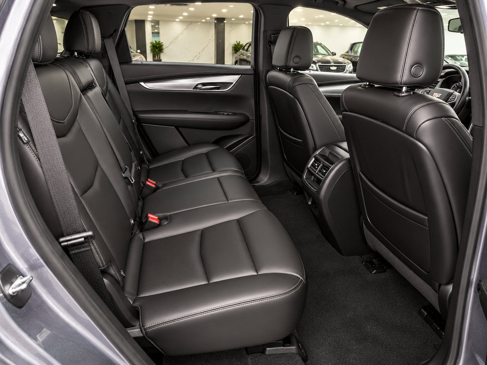 Used 2021 Cadillac XT5 Luxury w/ LPO, Floor Liner Package FWD image 14