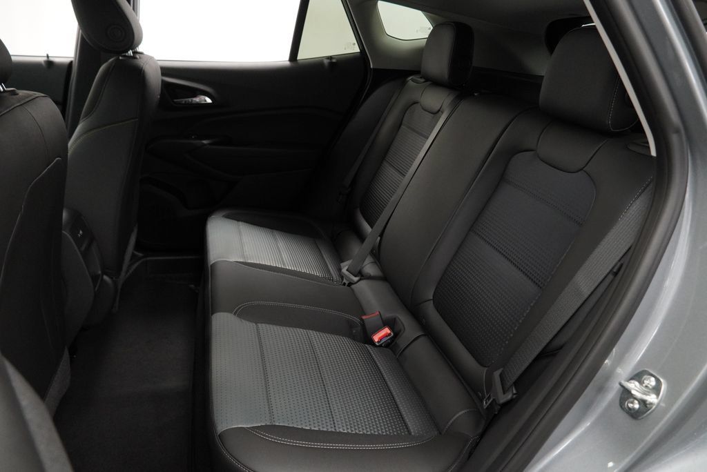New 2026 Chevrolet Trax LT w/ Driver Confidence Package FWD image 12