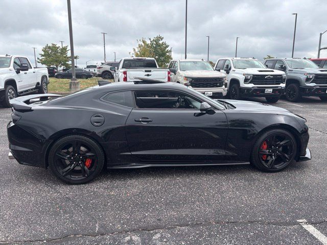 Used 2019 Chevrolet Camaro SS RWD image 3