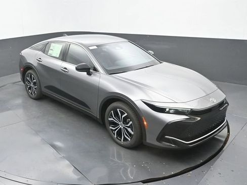 New 2026 Toyota Crown XLE image 17