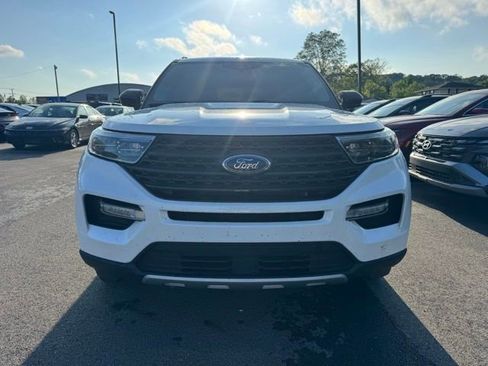 Used 2021 Ford Explorer XLT w/ Equipment Group 202A AWD/4WD image 4