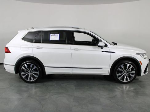 Used 2022 Volkswagen Tiguan SEL R-Line AWD/4WD image 10