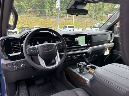 New 2026 GMC Sierra 1500 Elevation image 15