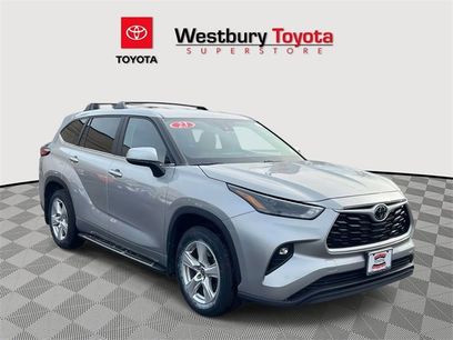 Used 2023 Toyota Highlander LE