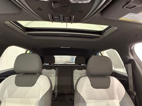 Used 2024 Chevrolet Trax RS w/ Sunroof Package image 31