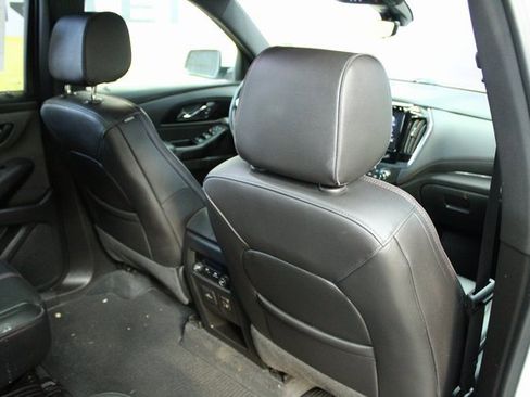 Used 2022 Chevrolet Traverse RS image 10