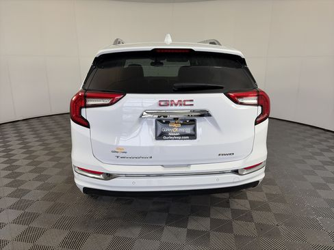 Used 2023 GMC Terrain Denali AWD/4WD image 9