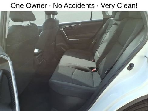 Used 2021 Toyota RAV4 LE image 23