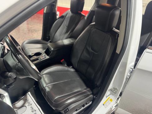 Used 2017 Chevrolet Equinox LT image 10