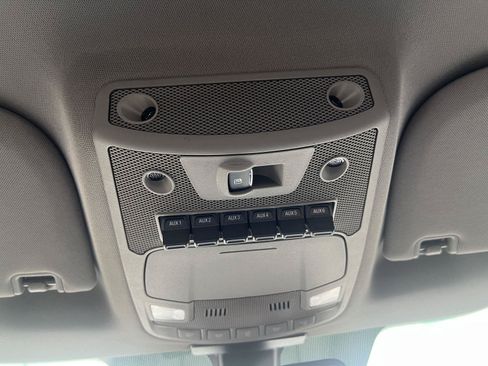 Used 2019 Ford F250 Lariat w/ Lariat Ultimate Package AWD/4WD image 34