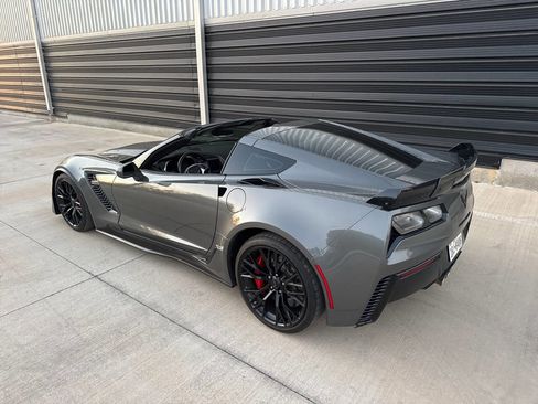 Used 2016 Chevrolet Corvette Z06 w/ 3LZ Preferred Equipment Group RWD image 17