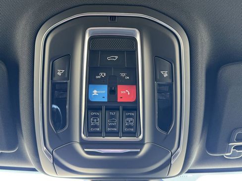 New 2025 Jeep Grand Cherokee L Limited AWD/4WD image 16