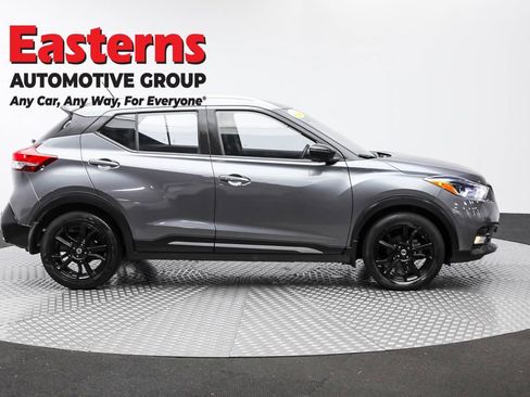 Used 2020 Nissan Kicks SR FWD image 4