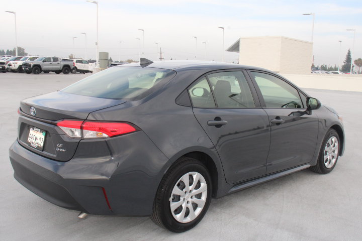 Certified 2025 Toyota Corolla LE FWD image 3