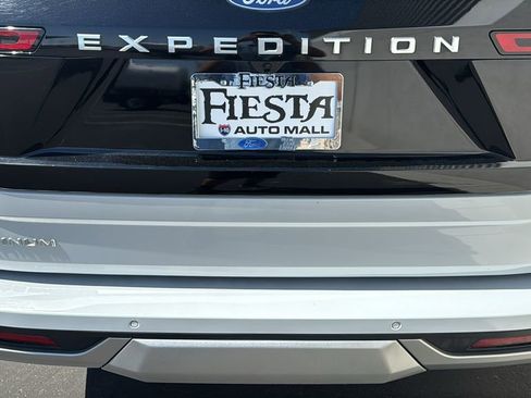 Certified 2025 Ford Expedition Platinum image 8