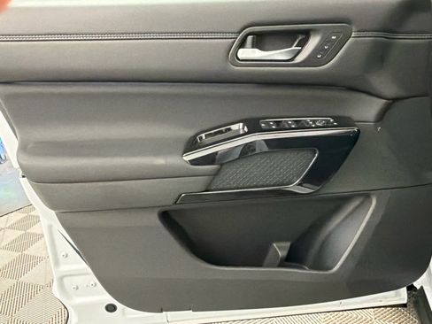 New 2026 Nissan Pathfinder Platinum FWD image 23