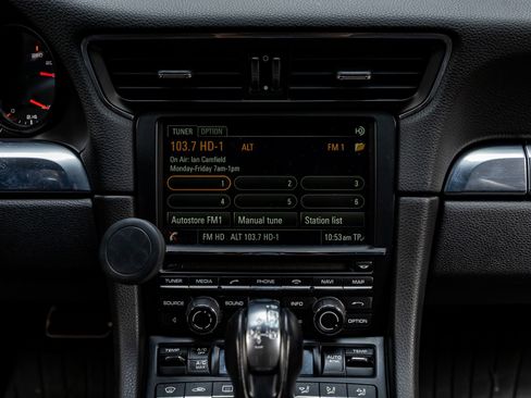 Used 2016 Porsche 911 Carrera image 19