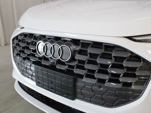 Used 2025 Audi Q5 Premium w/ Convenience Package AWD/4WD image 33