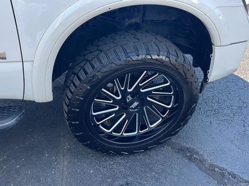 Used 2021 Nissan Titan Platinum Reserve w/ Moonroof Package AWD/4WD image 33