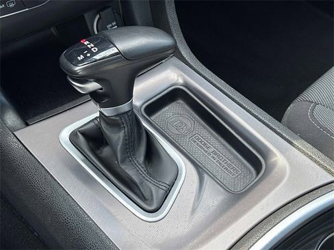 Used 2022 Dodge Charger SXT image 32