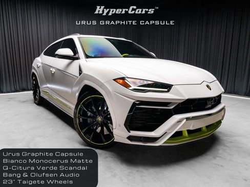 Used 2022 Lamborghini Urus AWD/4WD image 1