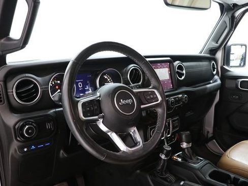 Used 2023 Jeep Wrangler Unlimited Sahara w/ Cold Weather Group AWD/4WD image 17