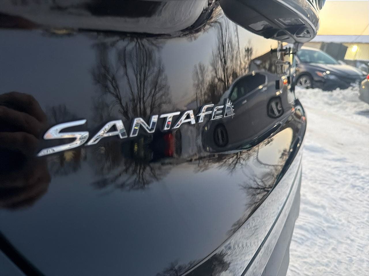 Used 2020 Hyundai Santa Fe SEL w/ Convenience Package AWD/4WD image 9