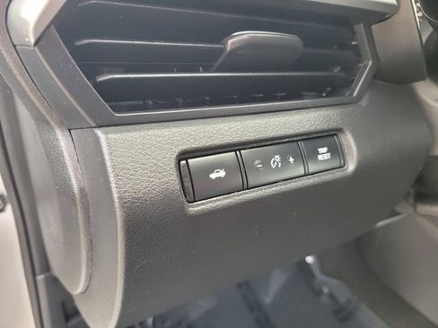 Used 2024 Nissan Altima 2.5 SV FWD image 19