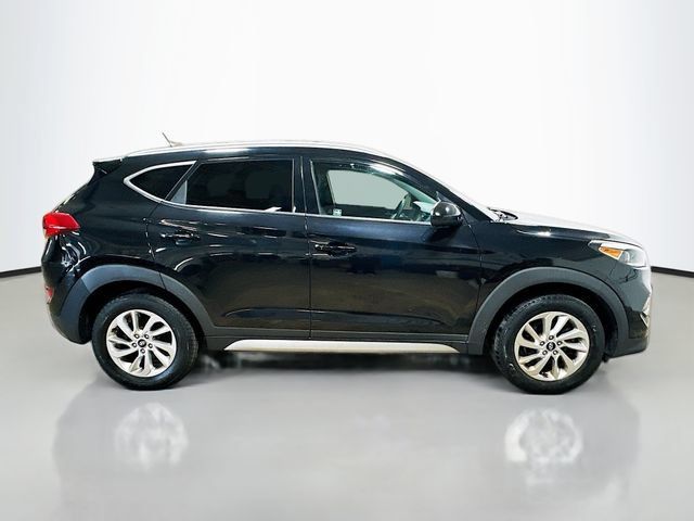 Used 2017 Hyundai Tucson SE w/ SE Popular Package 02 AWD/4WD image 5