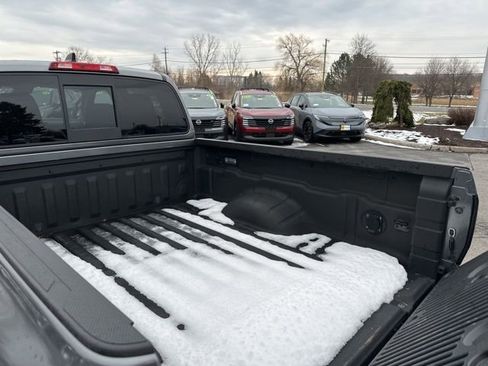 Used 2022 Nissan Frontier SV w/ Technology Package image 8