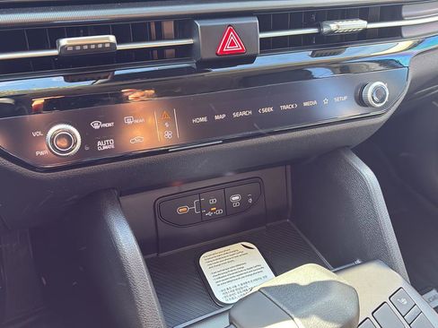 New 2026 Kia Sportage EX image 18