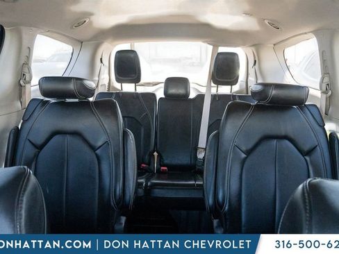Used 2024 Chrysler Pacifica Touring-L FWD image 14