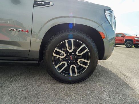 Used 2021 GMC Yukon AT4 w/ AT4 Premium Plus Package AWD/4WD image 15