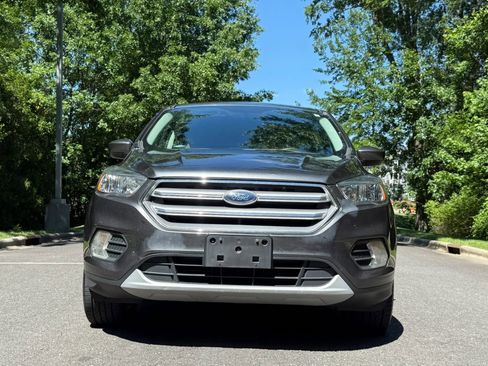 Used 2017 Ford Escape SE AWD/4WD image 2