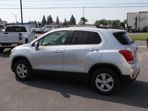 Used 2019 Chevrolet Trax LT w/ LT Convenience Package AWD/4WD image 5